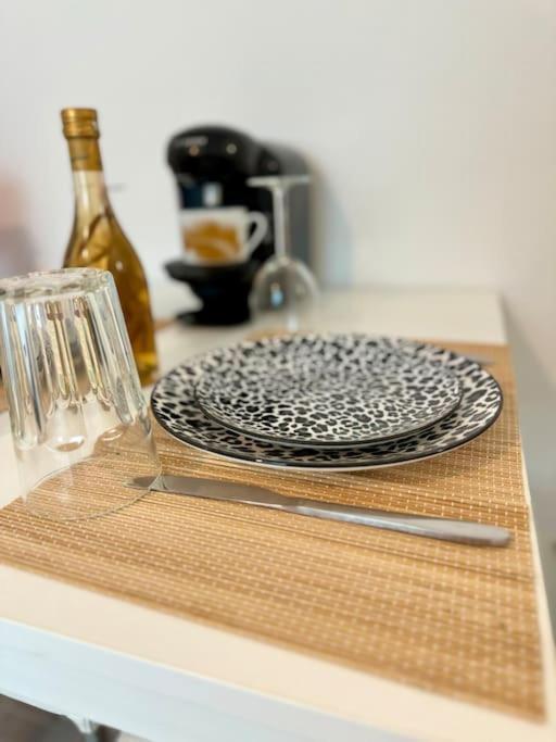 Superbe Appartement Tres Calme Et Confortable Reims Luaran gambar
