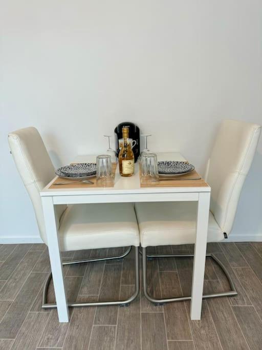 Superbe Appartement Tres Calme Et Confortable Reims Luaran gambar