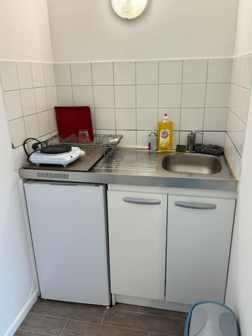 Superbe Appartement Tres Calme Et Confortable Reims Luaran gambar