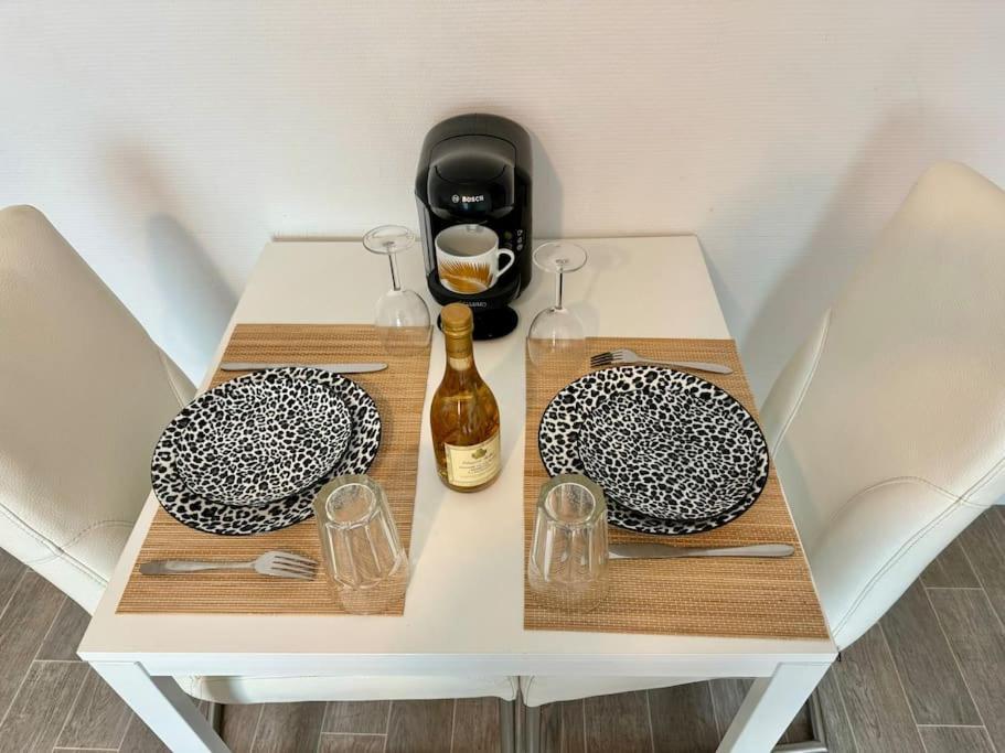 Superbe Appartement Tres Calme Et Confortable Reims Luaran gambar