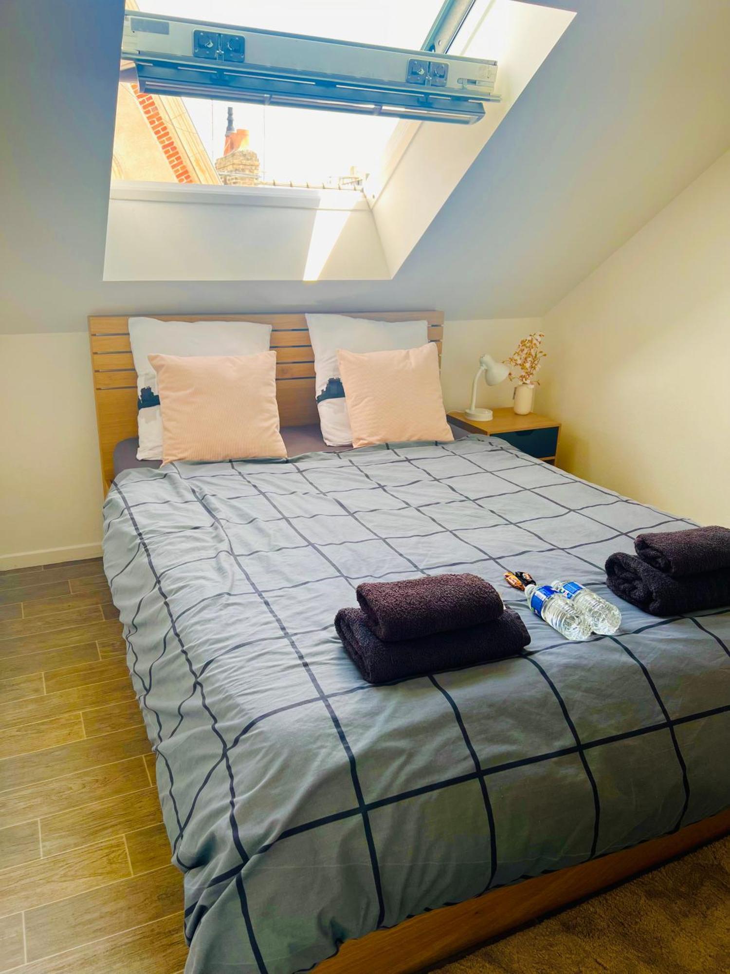 Superbe Appartement Tres Calme Et Confortable Reims Luaran gambar